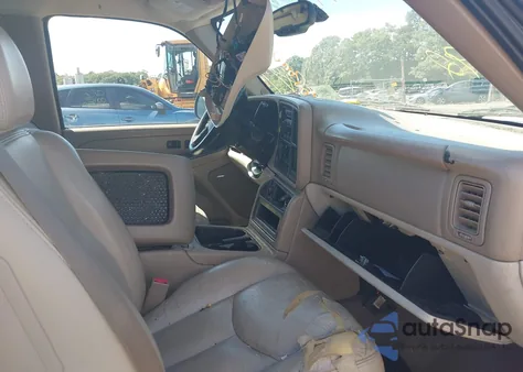 2004 Chevrolet Suburban 1500 Lt z USA, uszkodzony, nr VIN 1GNFK16T94J138283